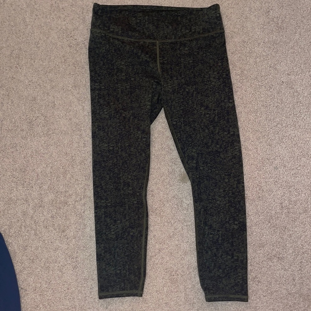 Fabletics cropped leggings